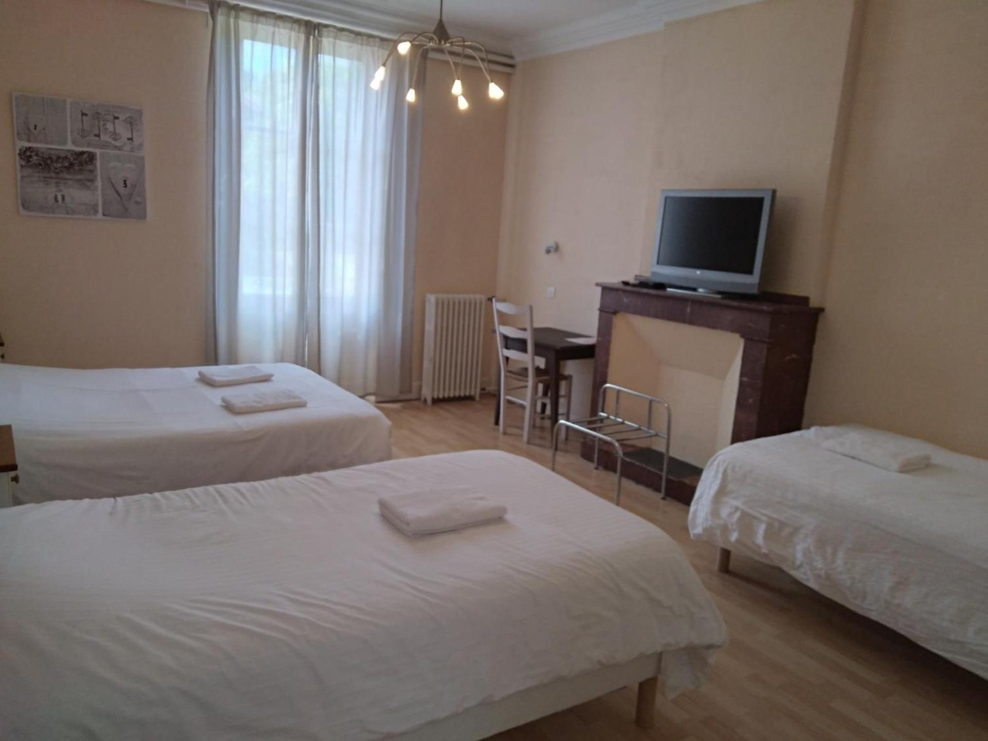 Hotel Le Normandy Beaumont-de-Lomagne Esterno foto