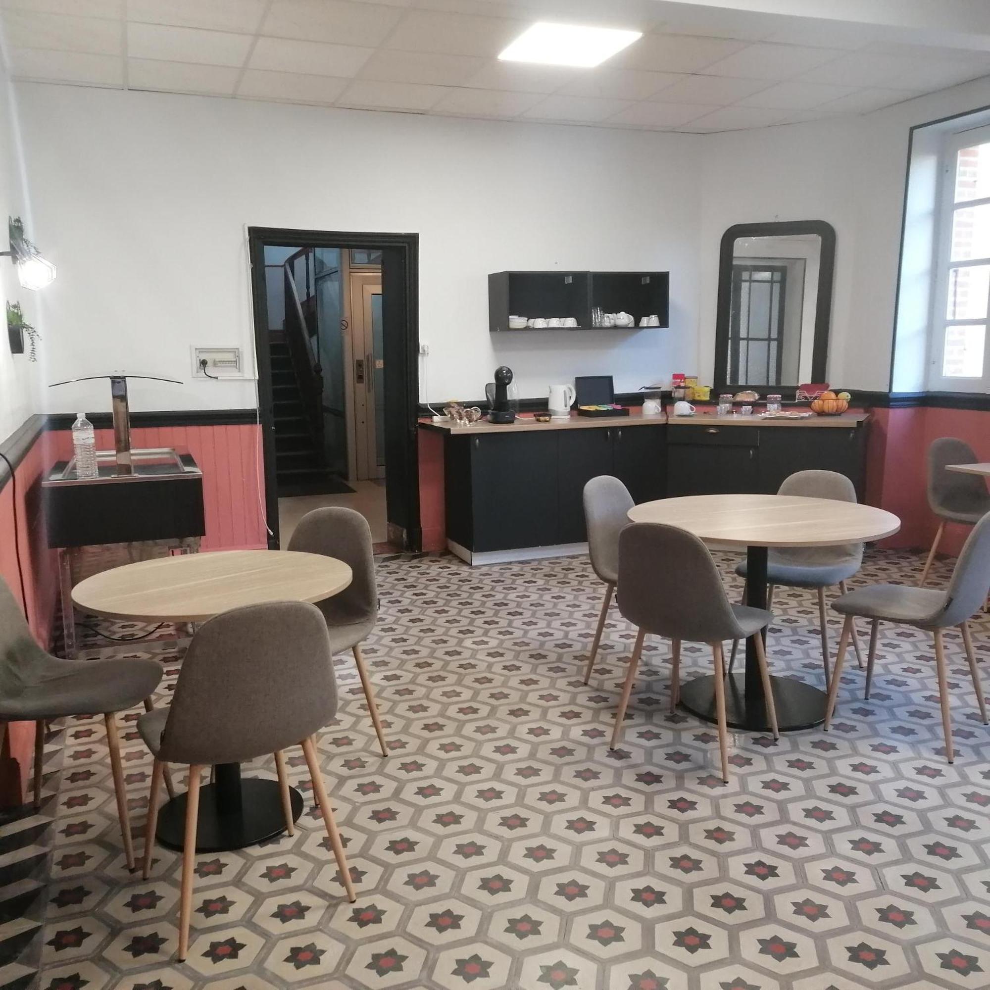 Hotel Le Normandy Beaumont-de-Lomagne Esterno foto