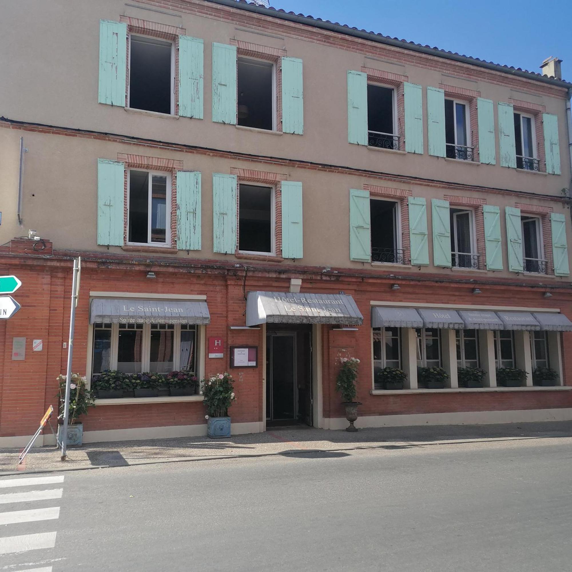 Hotel Le Normandy Beaumont-de-Lomagne Esterno foto