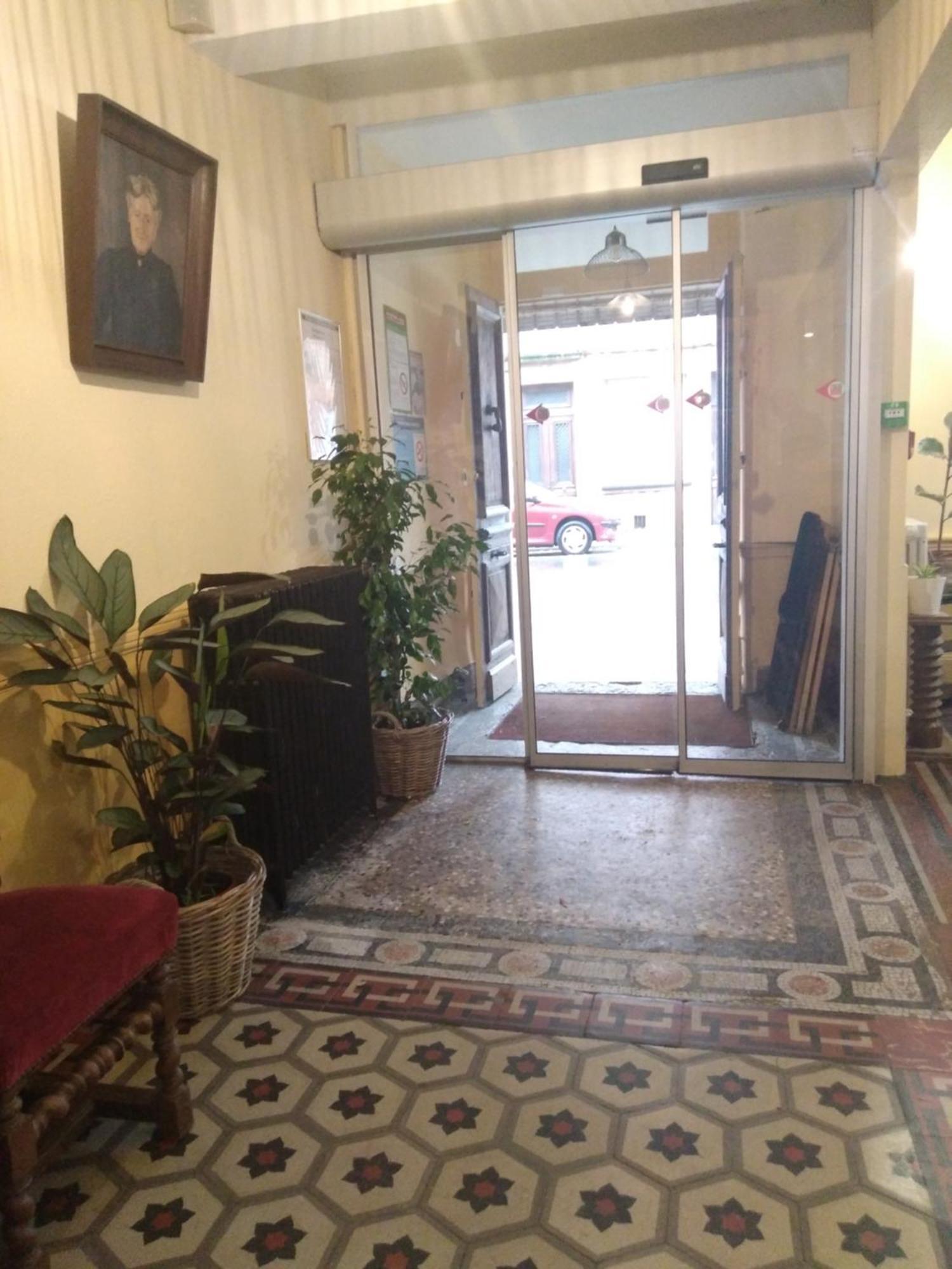 Hotel Le Normandy Beaumont-de-Lomagne Esterno foto