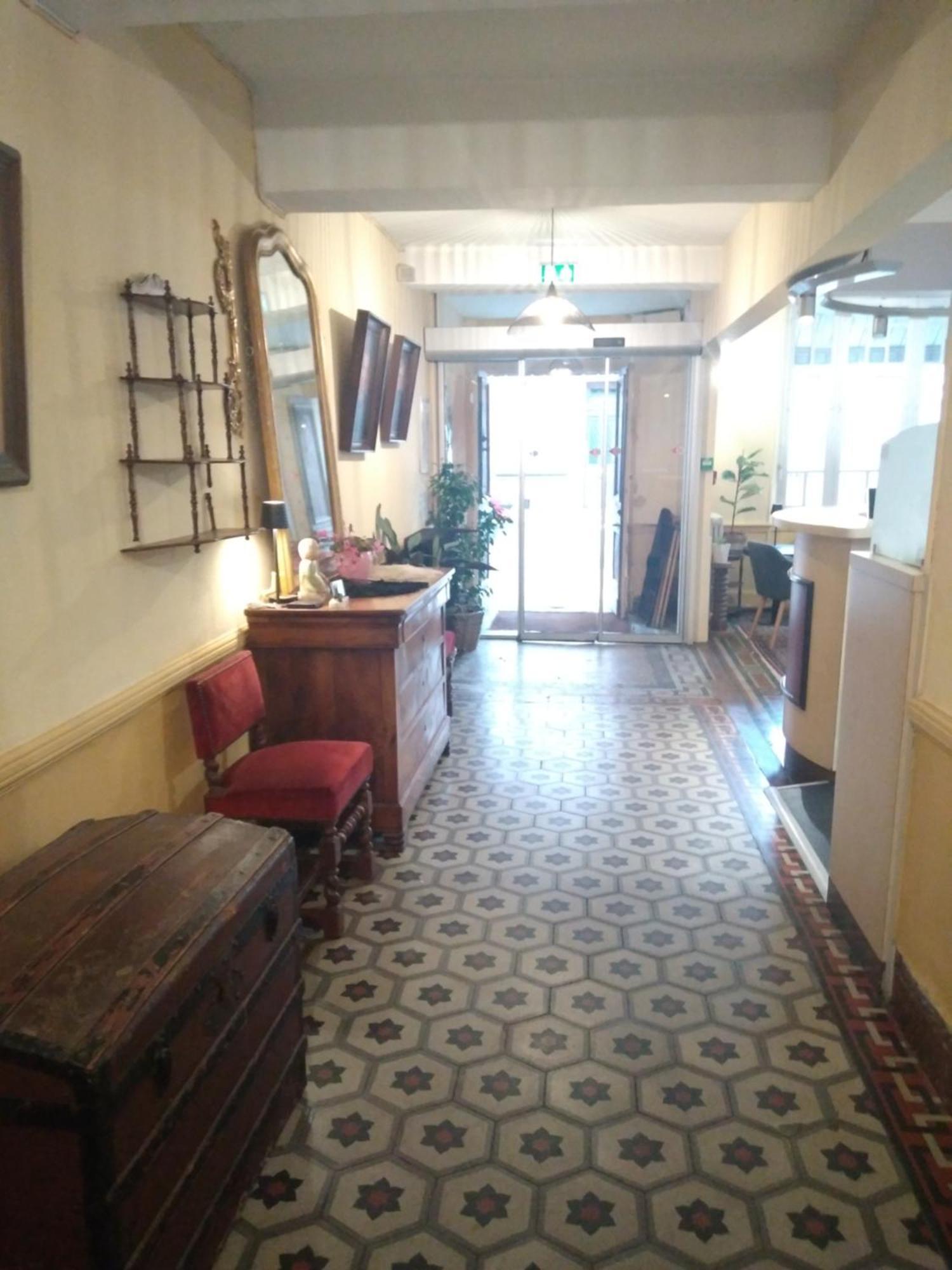 Hotel Le Normandy Beaumont-de-Lomagne Esterno foto