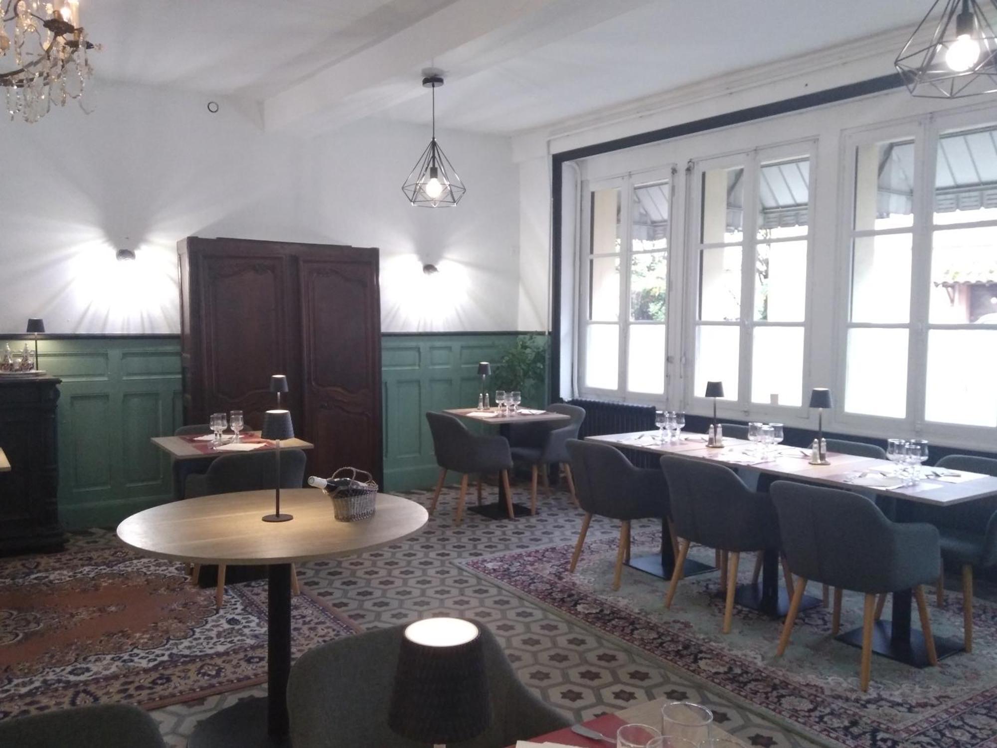 Hotel Le Normandy Beaumont-de-Lomagne Esterno foto